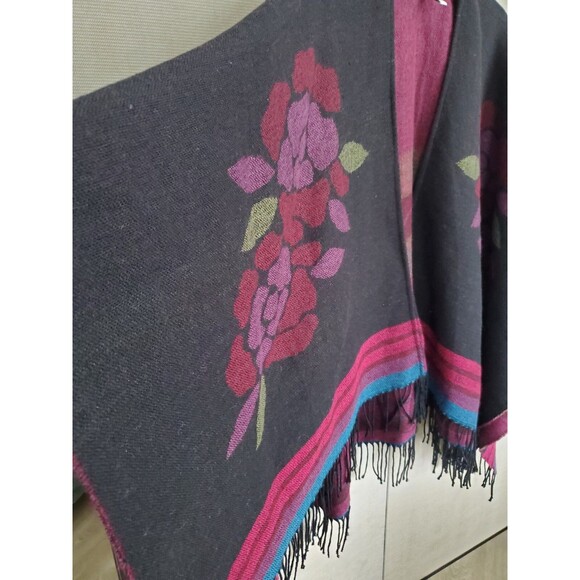 ACCESSORY STREET Acrylic Open Poncho Wrap with Fringe Floral Pattern One Size - Picture 4 of 7